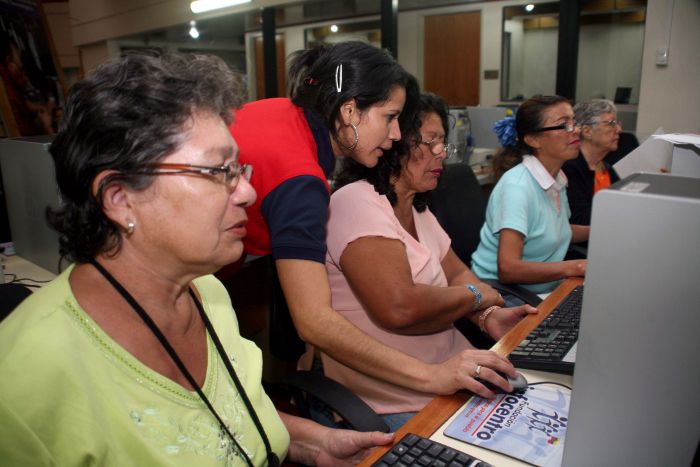 Os venezuelanos demoram mais para visitar cada página da web do que os profissionais ...